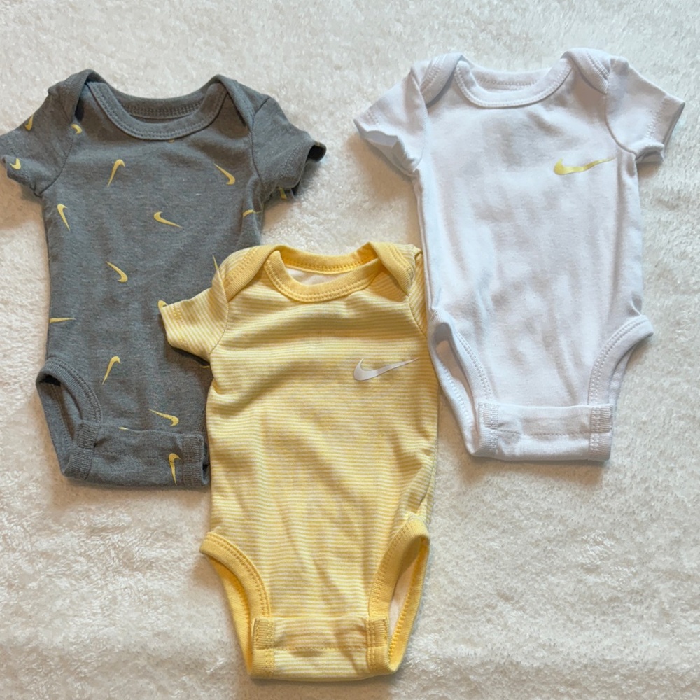 Nike Infant Bodysuit Trio - Gray, Yellow, White